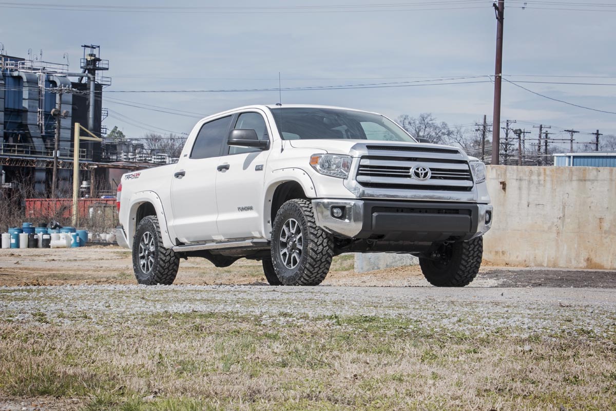 Rough Country (870) 2.5-3 Inch Leveling Kit | Toyota Tundra 2WD/4WD (2007-2021)