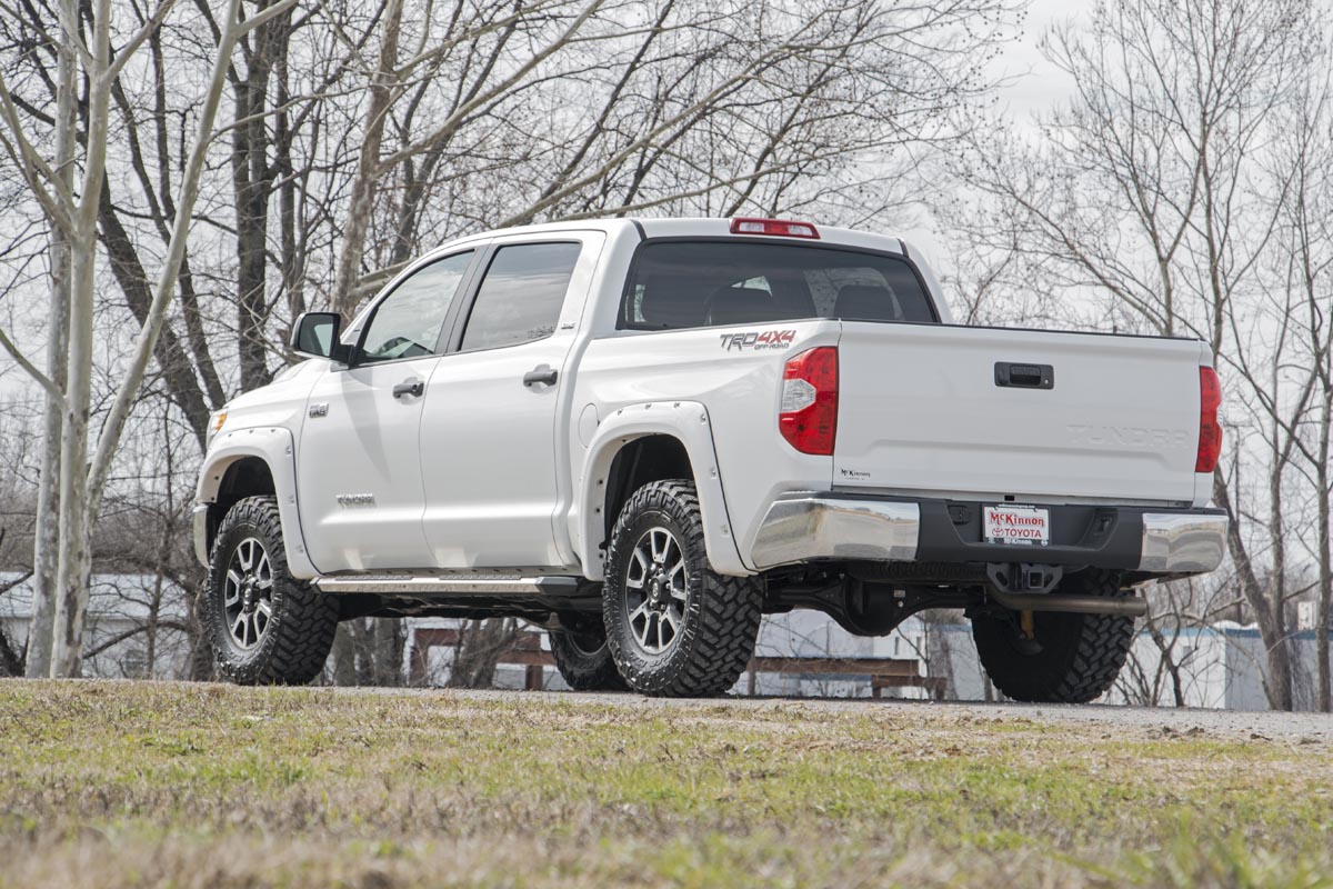 Rough Country (870) 2.5-3 Inch Leveling Kit | Toyota Tundra 2WD/4WD (2007-2021)